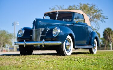 Ford-Deluxe-1940-Lyon-Blue-Tan-34