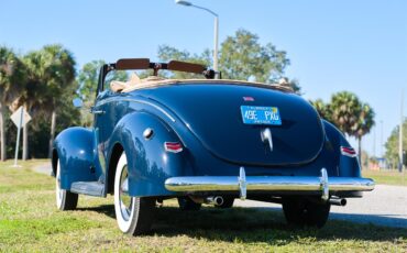 Ford-Deluxe-1940-Lyon-Blue-Tan-38