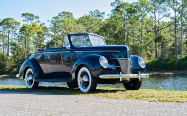 Ford-Deluxe-1940-Lyon-Blue-Tan-39