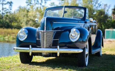 Ford-Deluxe-1940-Lyon-Blue-Tan-40