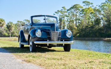 Ford-Deluxe-1940-Lyon-Blue-Tan-42