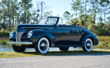 Ford-Deluxe-1940-Lyon-Blue-Tan-44