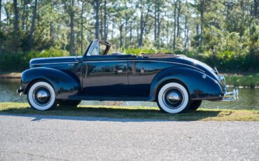 Ford-Deluxe-1940-Lyon-Blue-Tan-45