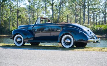 Ford-Deluxe-1940-Lyon-Blue-Tan-46