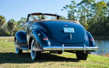 Ford-Deluxe-1940-Lyon-Blue-Tan-47