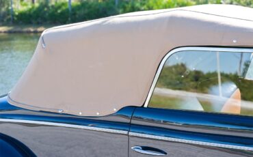 Ford-Deluxe-1940-Lyon-Blue-Tan-5