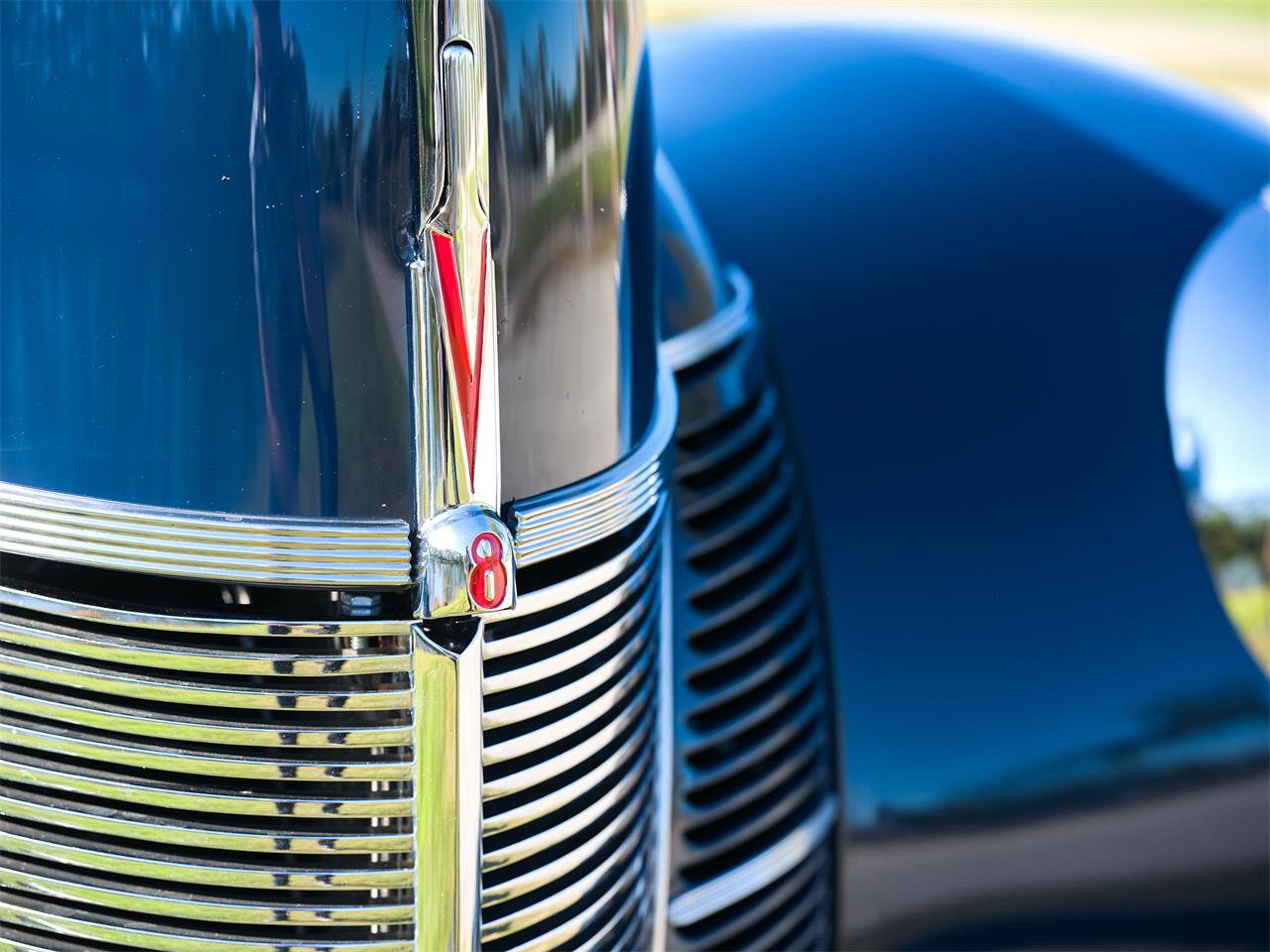 Ford-Deluxe-1940-Lyon-Blue-Tan-53