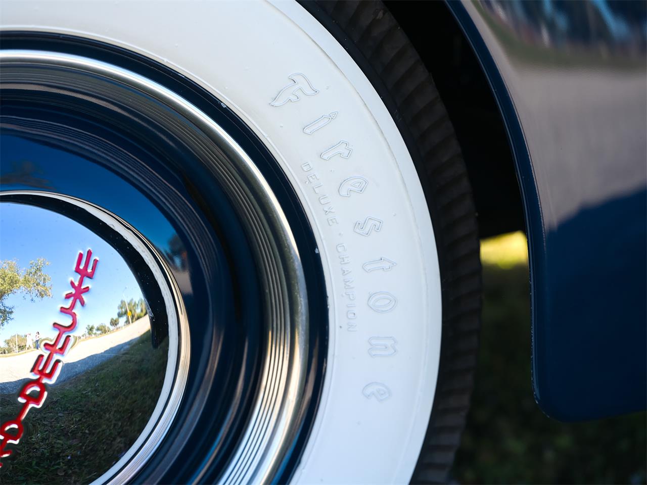 Ford-Deluxe-1940-Lyon-Blue-Tan-54