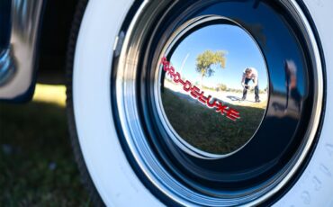 Ford-Deluxe-1940-Lyon-Blue-Tan-56