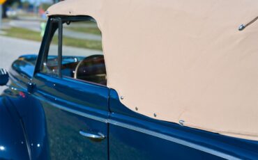 Ford-Deluxe-1940-Lyon-Blue-Tan-58