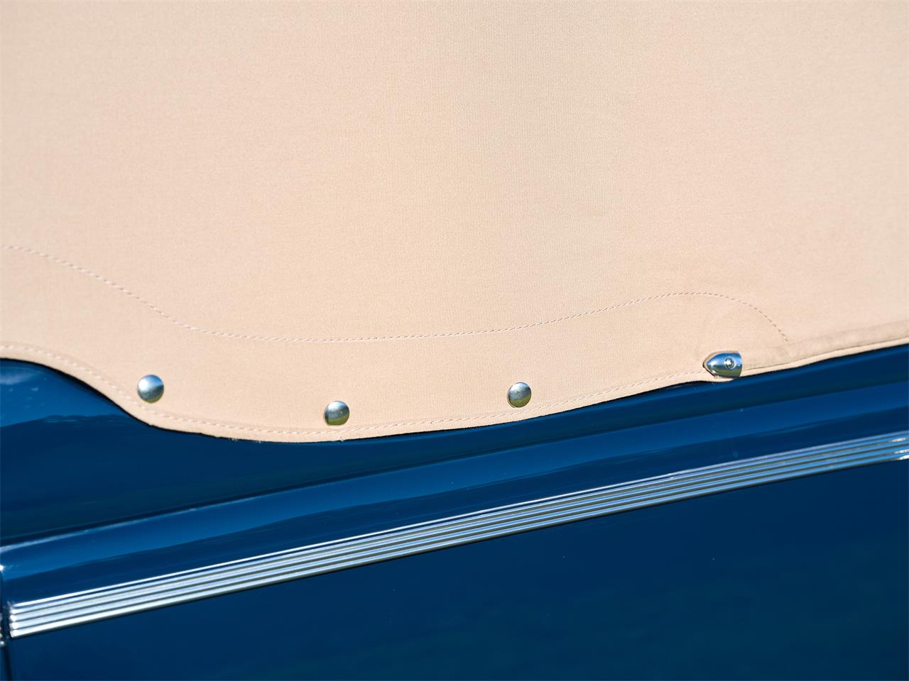 Ford-Deluxe-1940-Lyon-Blue-Tan-61