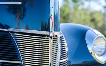 Ford-Deluxe-1940-Lyon-Blue-Tan-64