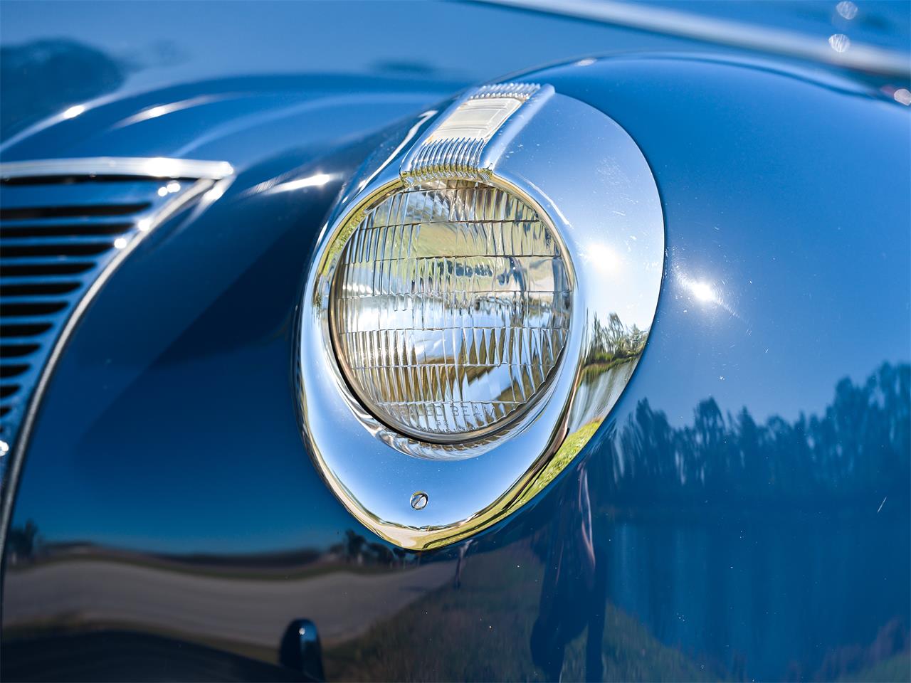 Ford-Deluxe-1940-Lyon-Blue-Tan-65