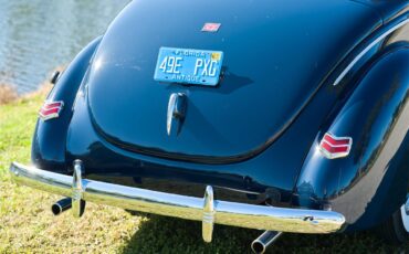 Ford-Deluxe-1940-Lyon-Blue-Tan-68