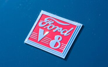 Ford-Deluxe-1940-Lyon-Blue-Tan-69