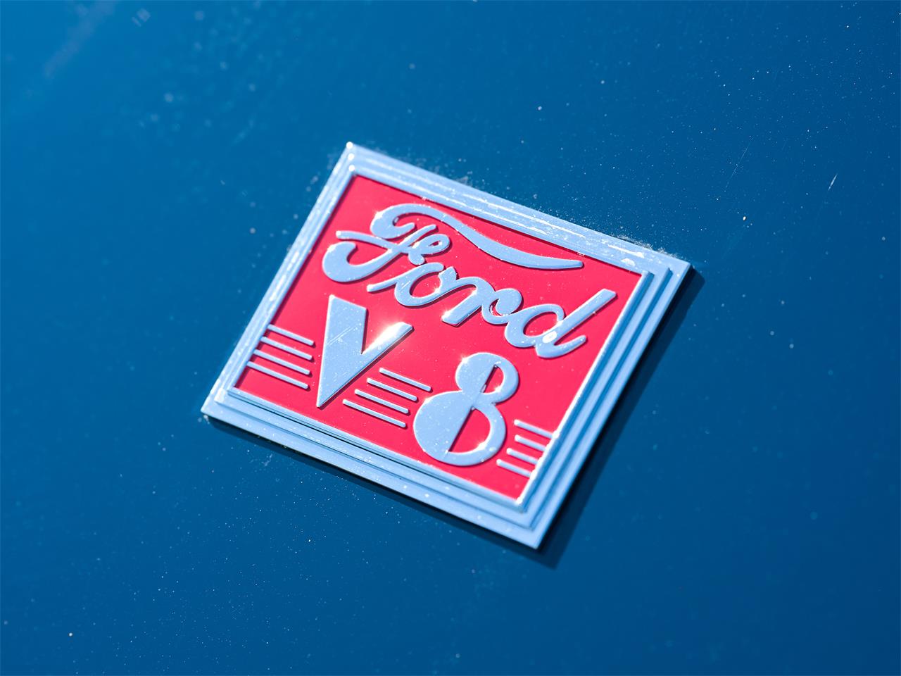 Ford-Deluxe-1940-Lyon-Blue-Tan-69