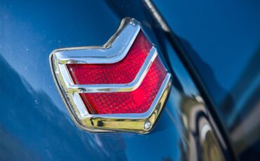 Ford-Deluxe-1940-Lyon-Blue-Tan-70