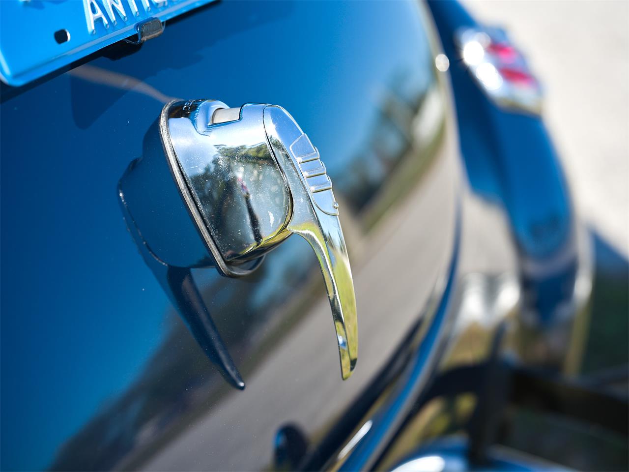 Ford-Deluxe-1940-Lyon-Blue-Tan-72