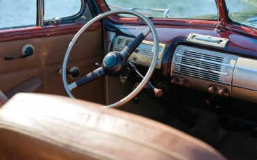 Ford-Deluxe-1940-Lyon-Blue-Tan-77