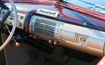 Ford-Deluxe-1940-Lyon-Blue-Tan-78