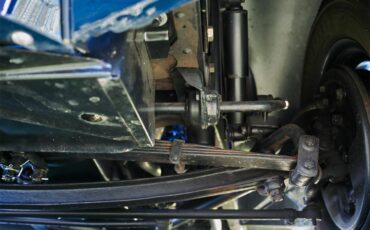 Ford-Deluxe-1940-Lyon-Blue-Tan-84