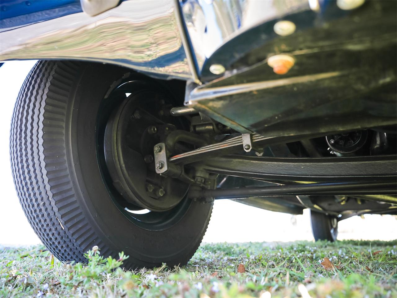 Ford-Deluxe-1940-Lyon-Blue-Tan-85