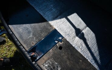 Ford-Deluxe-1940-Lyon-Blue-Tan-88