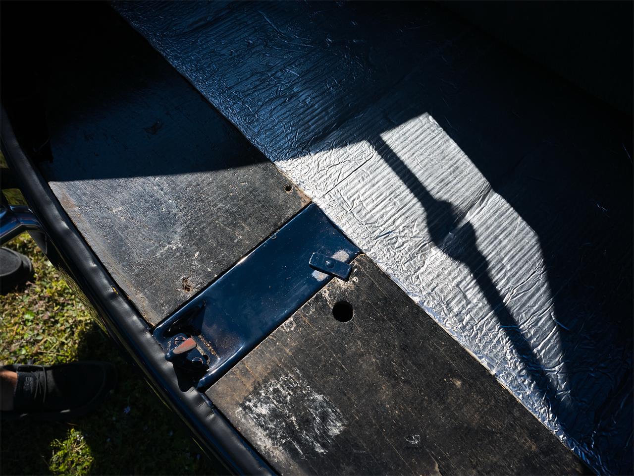 Ford-Deluxe-1940-Lyon-Blue-Tan-88