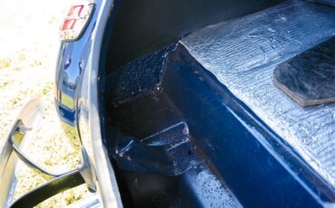 Ford-Deluxe-1940-Lyon-Blue-Tan-90