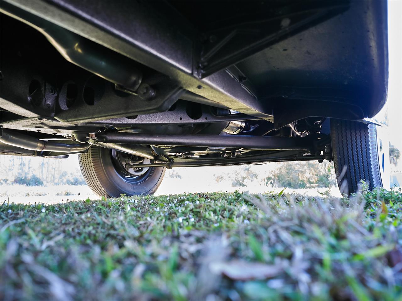 Ford-Deluxe-1940-Lyon-Blue-Tan-91