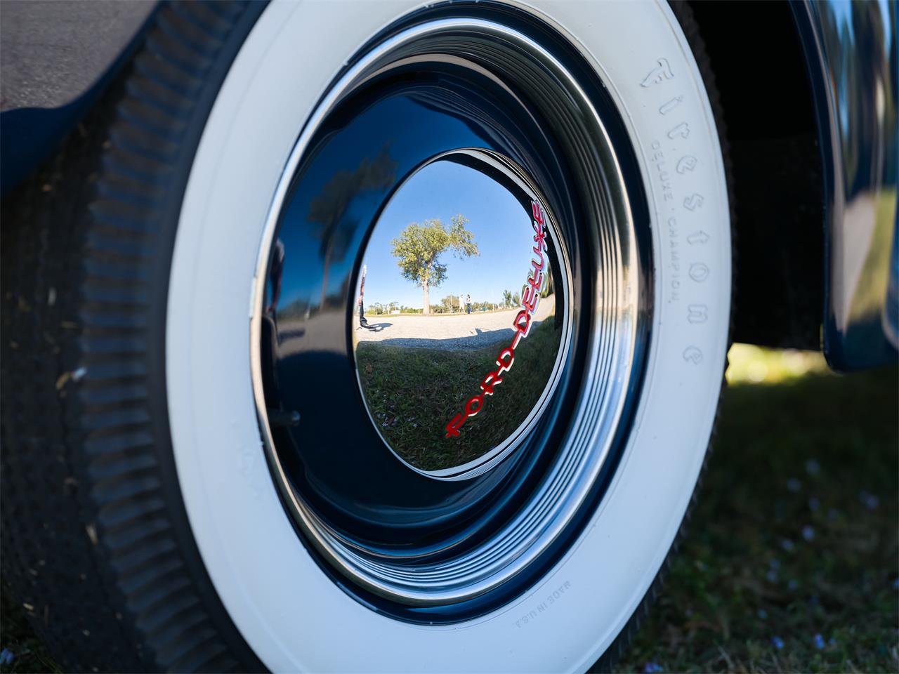 Ford-Deluxe-1940-Lyon-Blue-Tan-95