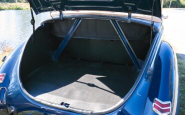 Ford-Deluxe-1940-Lyon-Blue-Tan-96