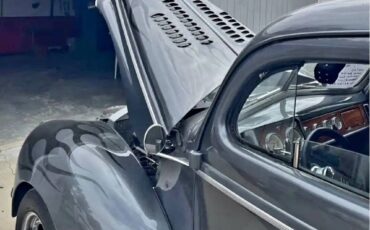 Ford-Deluxe-1940-Sedan-4