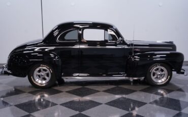 Ford-Deluxe-1947-Coupe-12