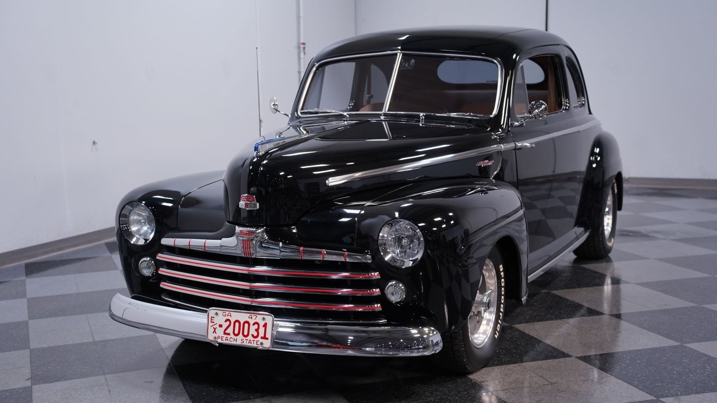 Ford-Deluxe-1947-Coupe-16