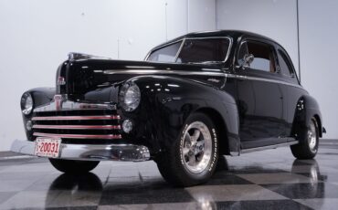 Ford-Deluxe-1947-Coupe-19