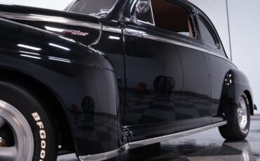 Ford-Deluxe-1947-Coupe-20