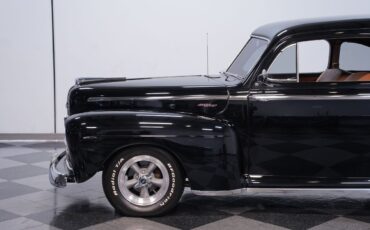 Ford-Deluxe-1947-Coupe-21