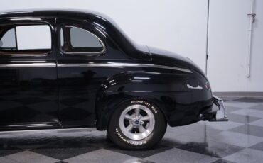 Ford-Deluxe-1947-Coupe-22