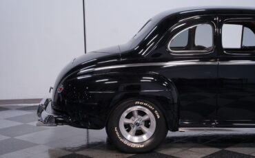 Ford-Deluxe-1947-Coupe-26