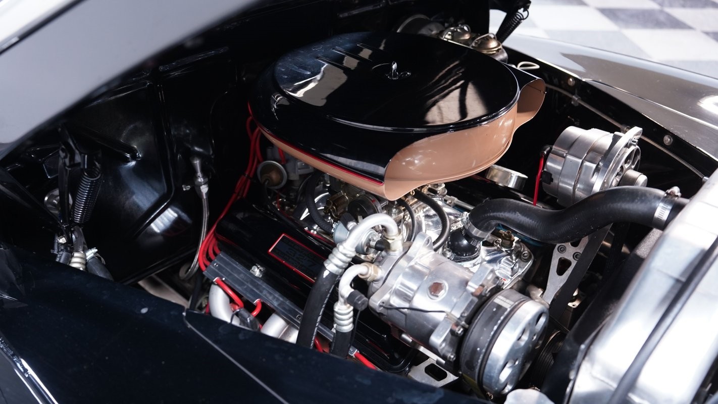 Ford-Deluxe-1947-Coupe-29