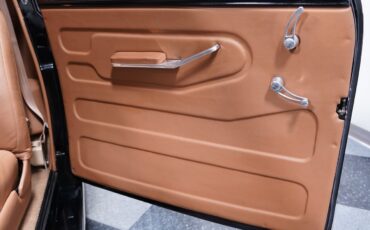 Ford-Deluxe-1947-Coupe-32