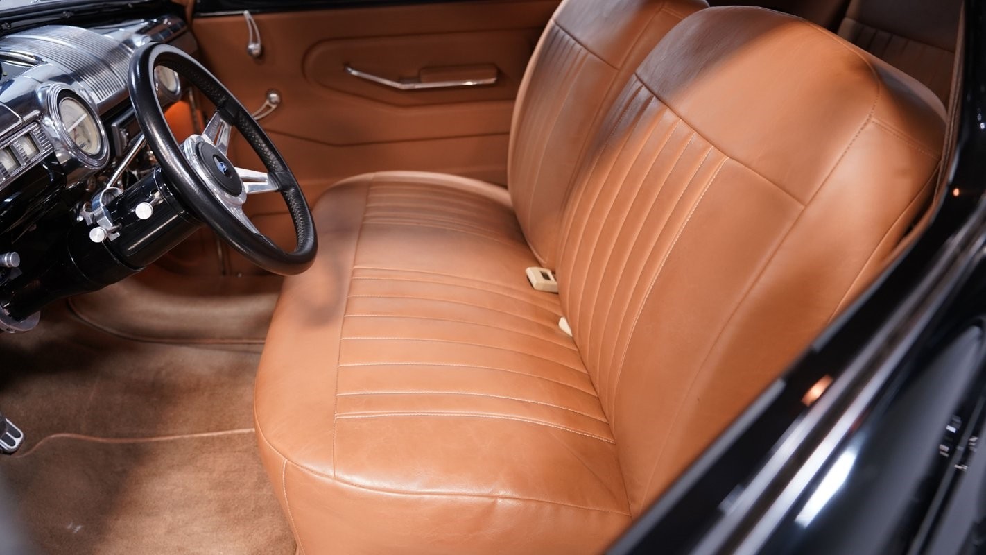 Ford-Deluxe-1947-Coupe-33