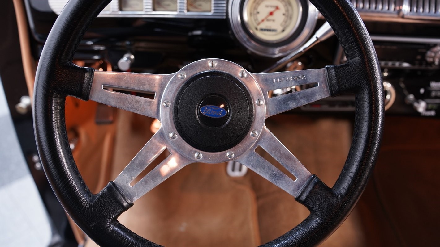 Ford-Deluxe-1947-Coupe-34