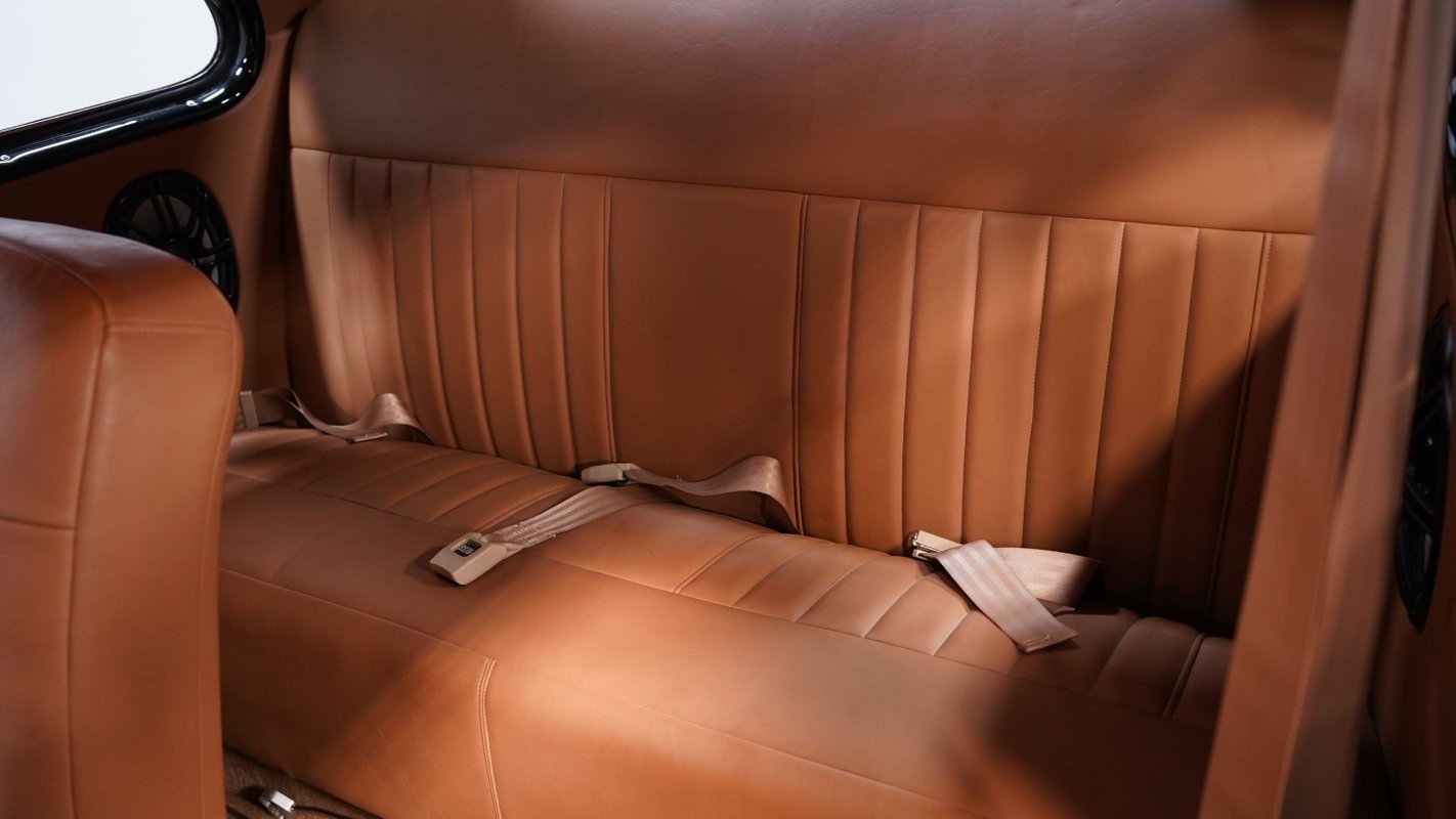 Ford-Deluxe-1947-Coupe-39