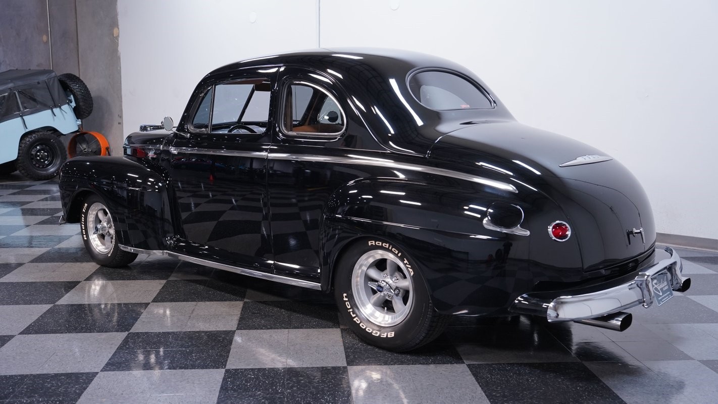Ford-Deluxe-1947-Coupe-7