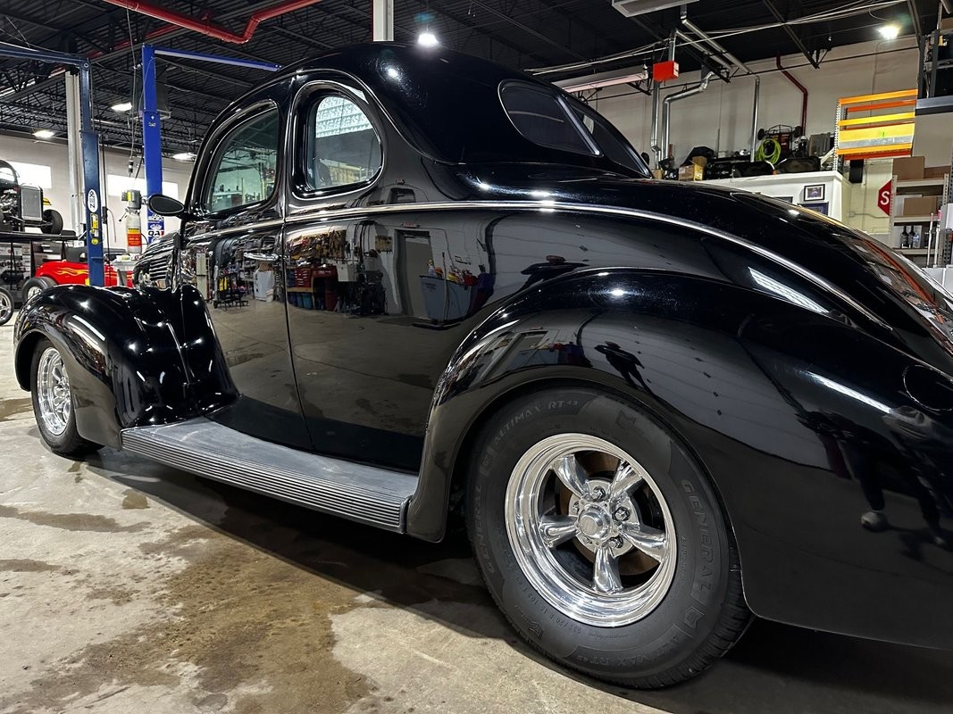 Ford-Deluxe-Coupe-1938-12