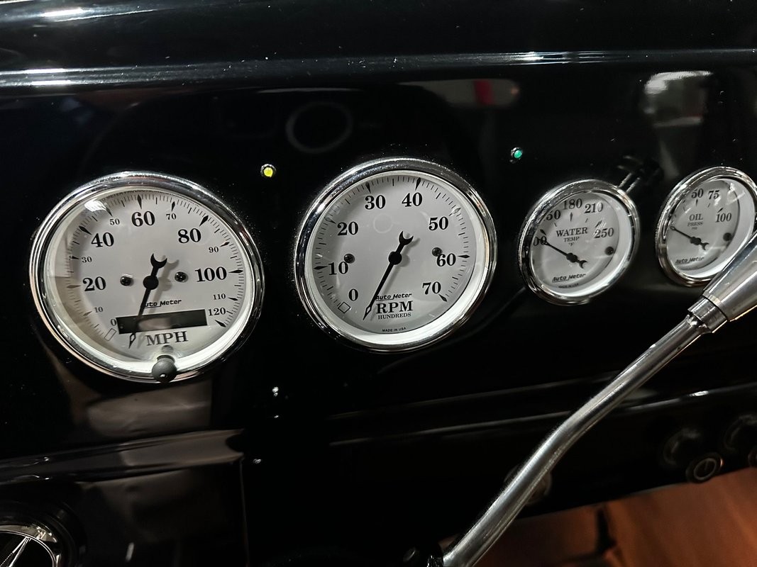 Ford-Deluxe-Coupe-1938-28