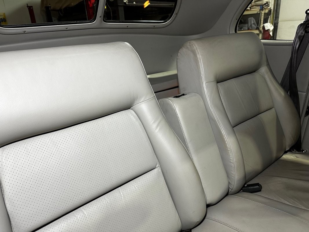 Ford-Deluxe-Coupe-1938-32