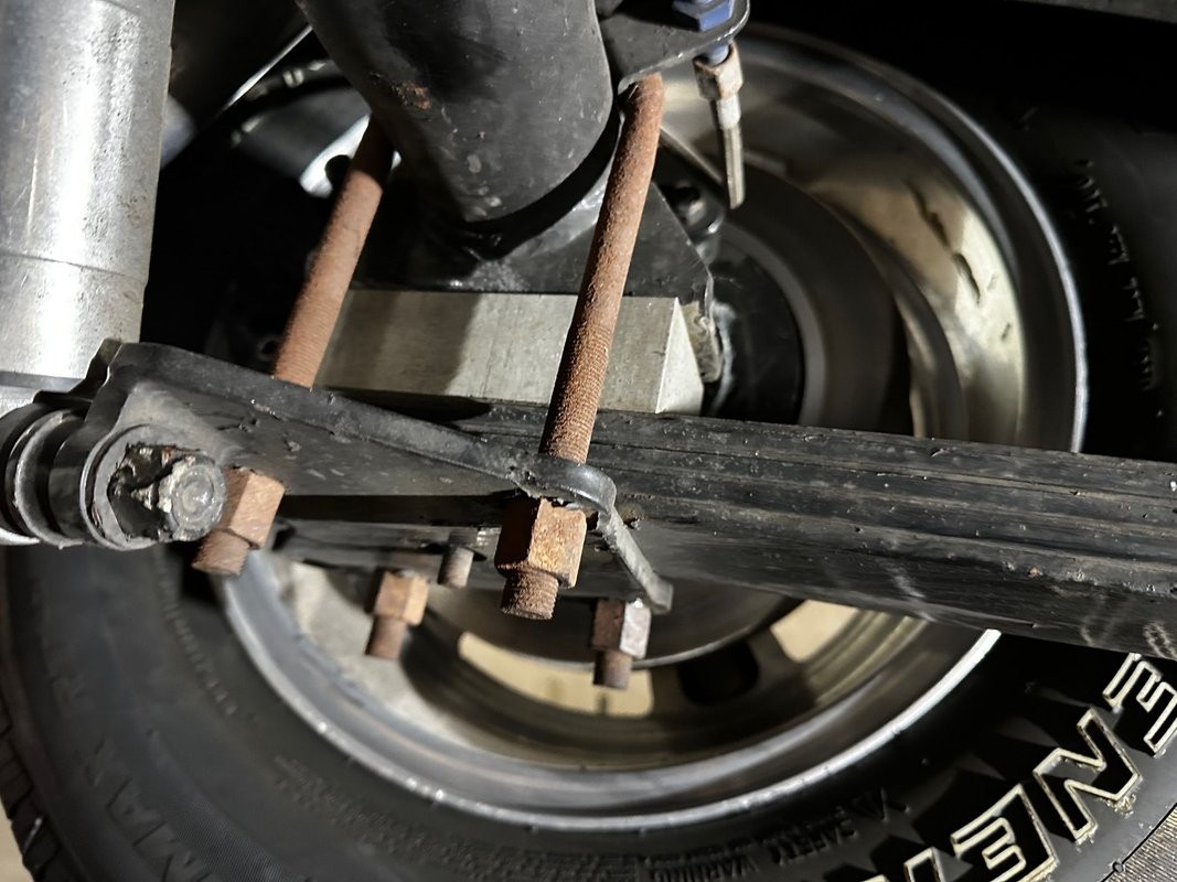 Ford-Deluxe-Coupe-1938-39